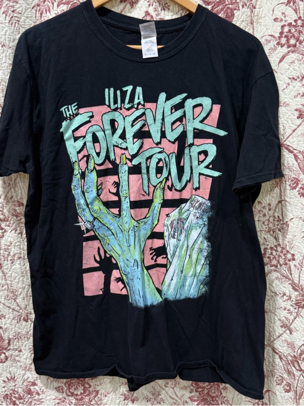 Iliza Forever Tour 2020 Graphic Tee Black XL